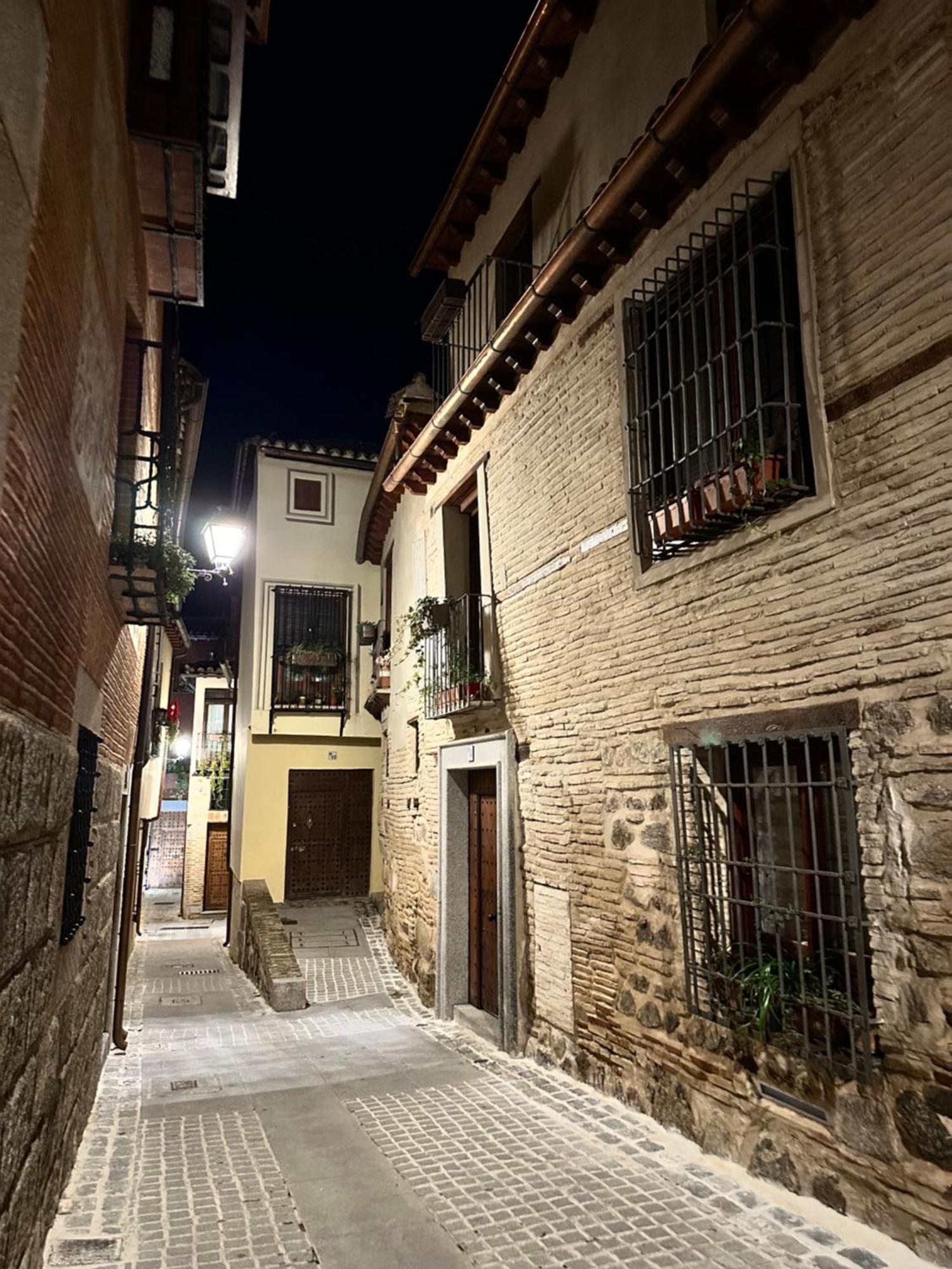 Apart. Palacio Canonigo 7 - Junto Catedral Toledo Exterior foto